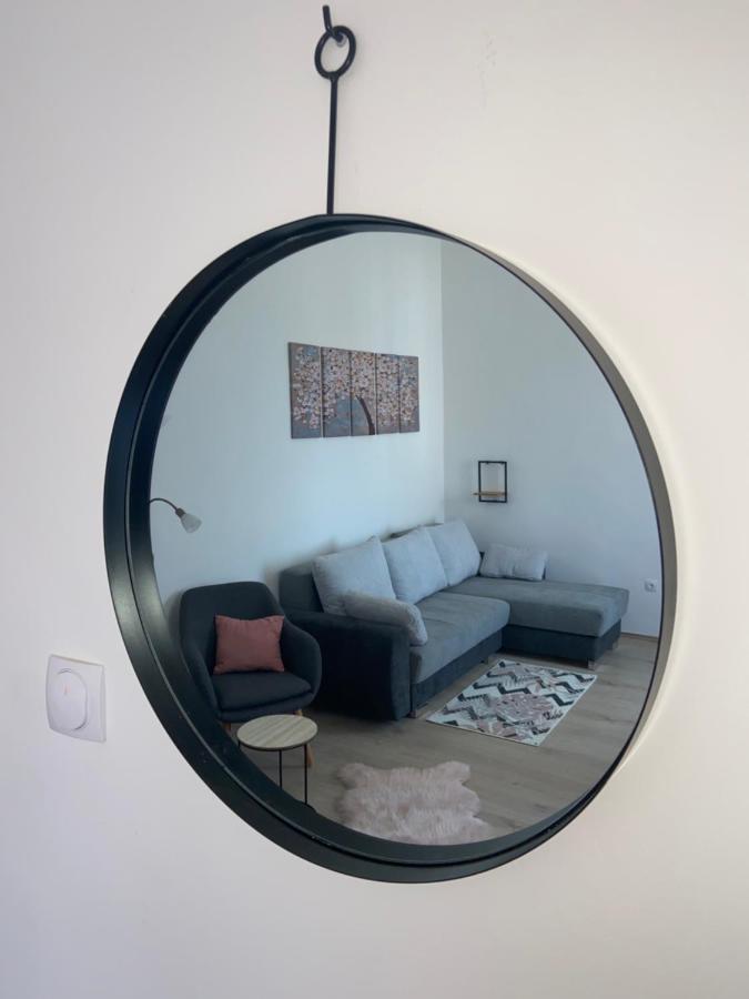 Rad-Var Apartmanhaz Eger Buitenkant foto