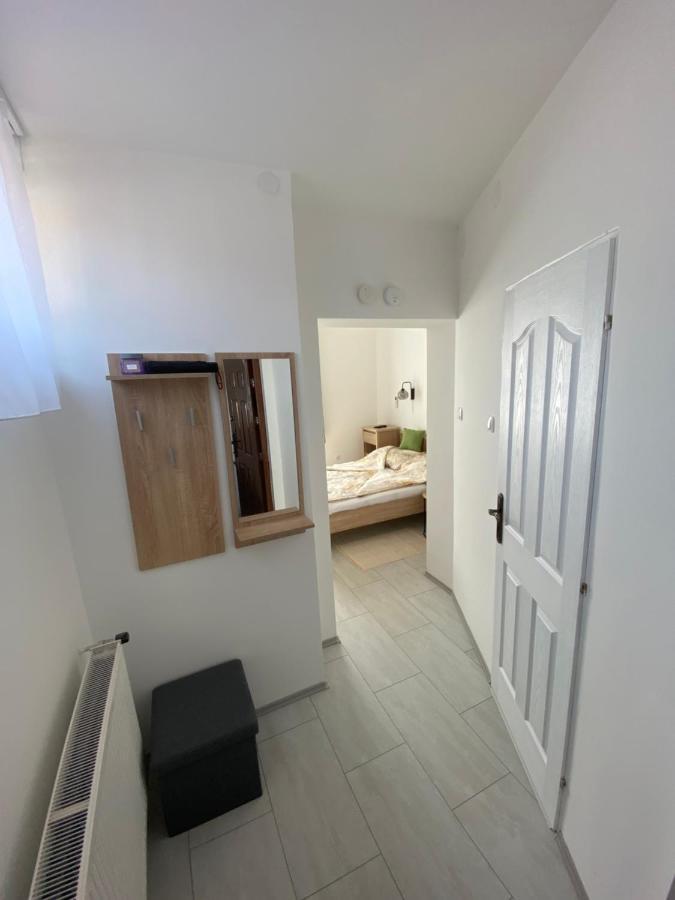 Rad-Var Apartmanhaz Eger Buitenkant foto